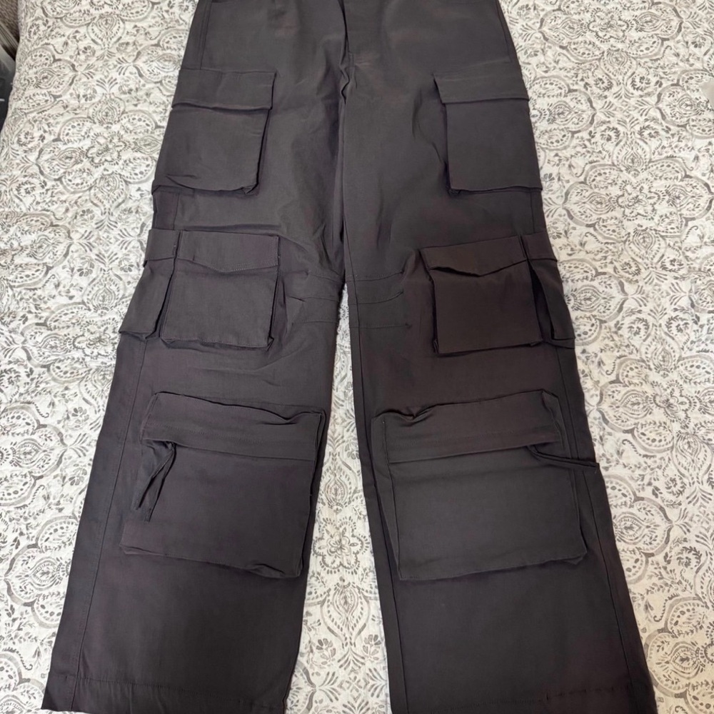 Fashion Nova Walk on By Cargo Pants - Women’s Size Large NWT